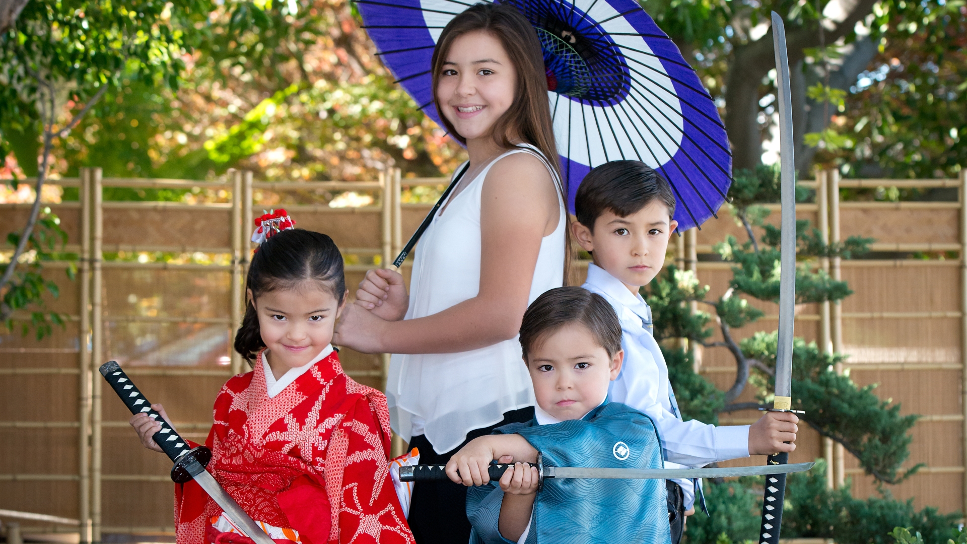 Posing for Shichi Go San, Los Angeles Shichi Go San Photo Session, Japanese children's growth celebration, Japanese Kimonos, Kimono rental in Los Angeles,